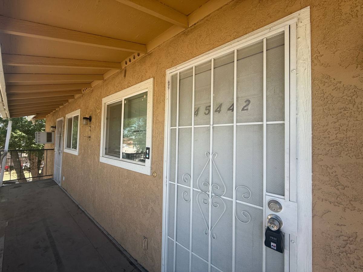 Apartment for rent at 45442 10th St W, Lancaster, CA 93534