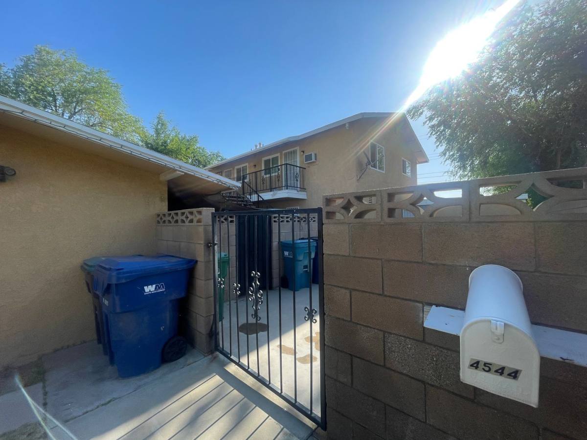 Apartment for rent at 45442 10th St W, Lancaster, CA 93534