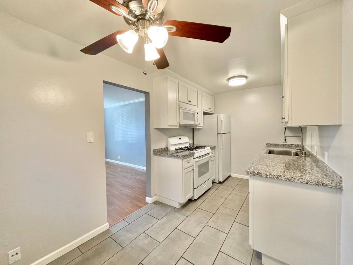 Apartment for rent at 2415 T St, Sacramento, CA 95816