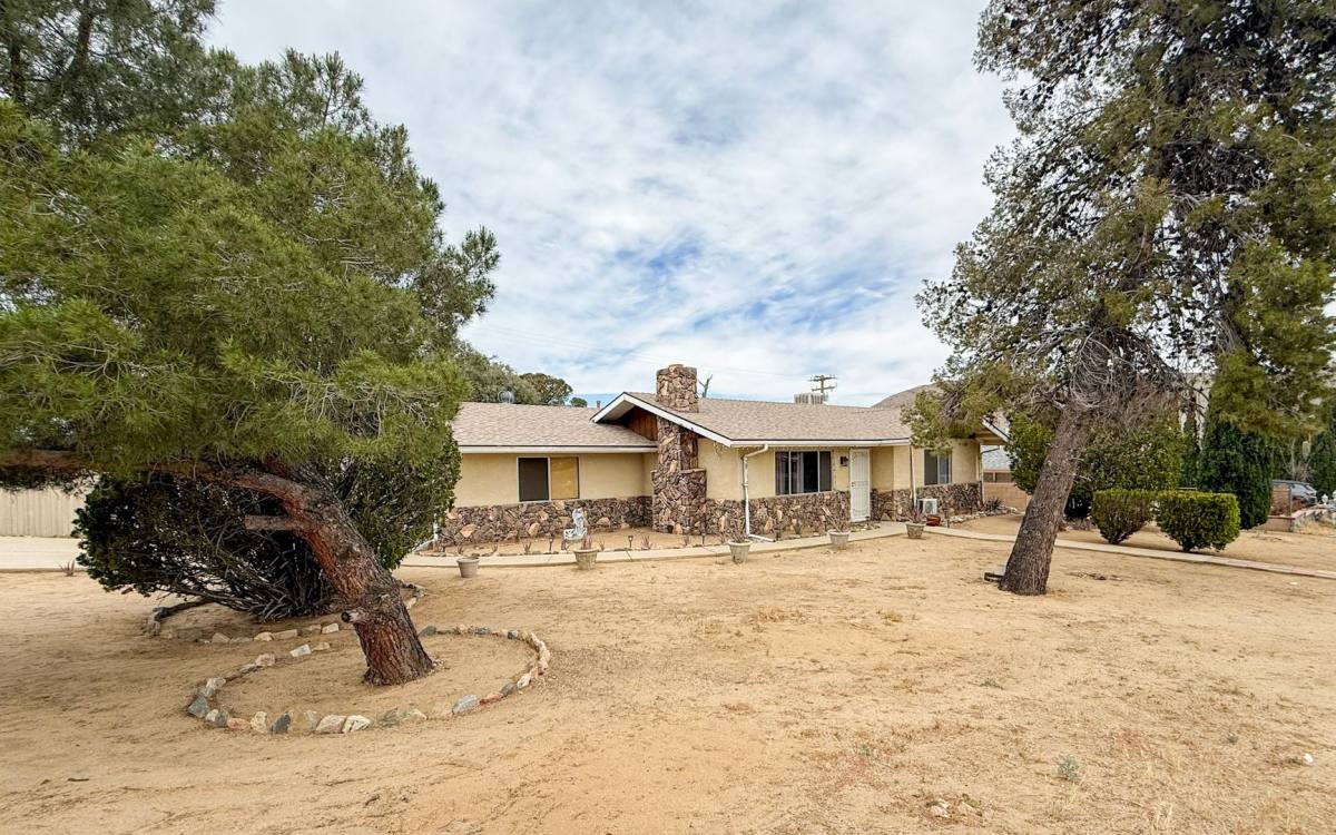 House for rent at 7496 Church St, Yucca Valley, CA 92284