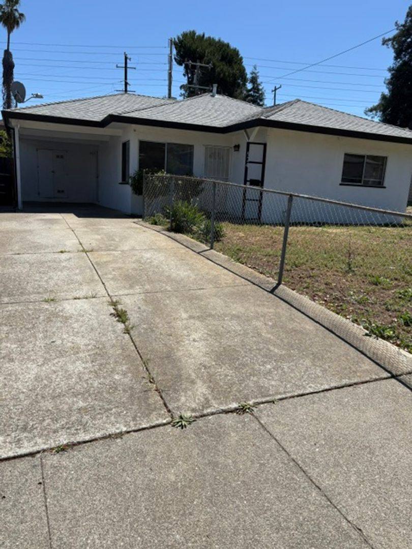 House for rent at 924 Palou St, Vallejo, CA 94589