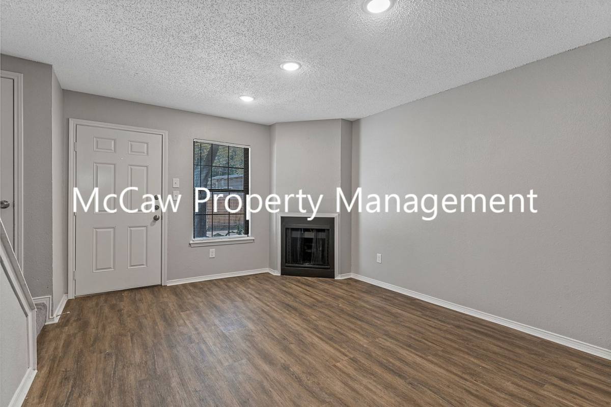 210 Rolston Rd #4, Irving, TX 75060 - Apartment for Rent - Image 8