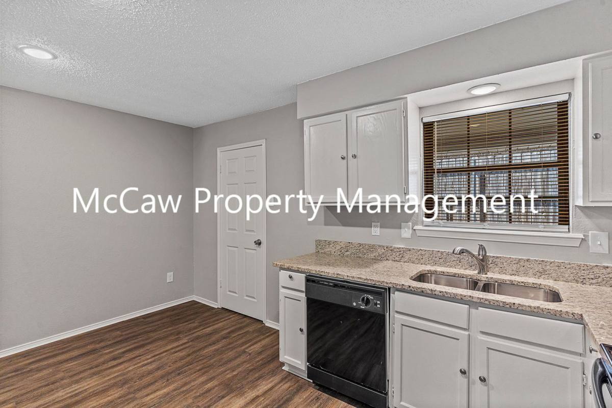 210 Rolston Rd #4, Irving, TX 75060 - Apartment for Rent - Image 10