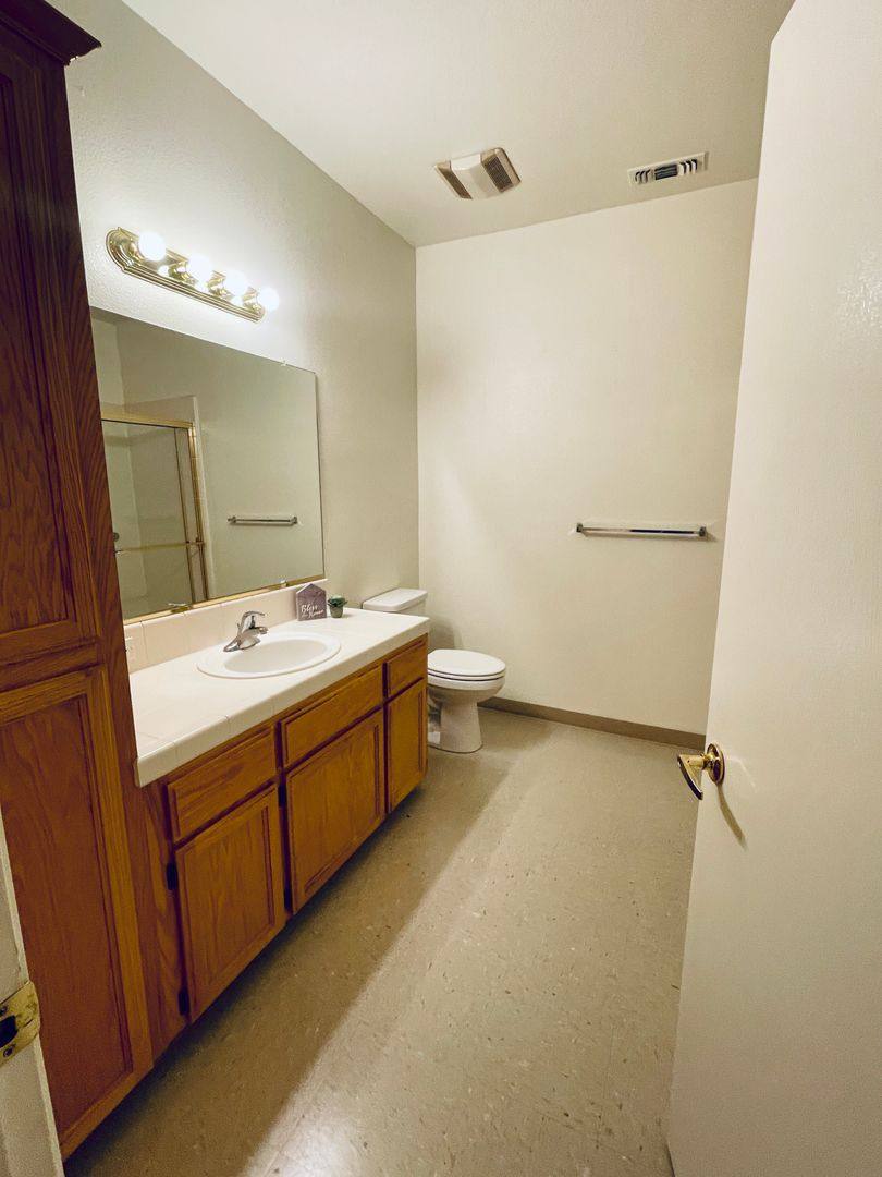 Apartment for rent at 1994 Shaw Ave, Clovis, CA 93611