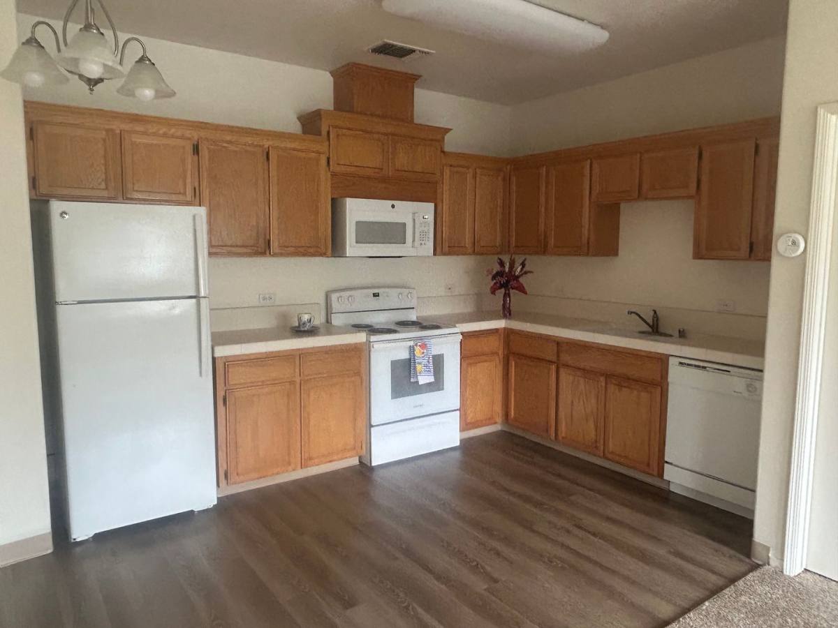 Apartment for rent at 1994 Shaw Ave, Clovis, CA 93611