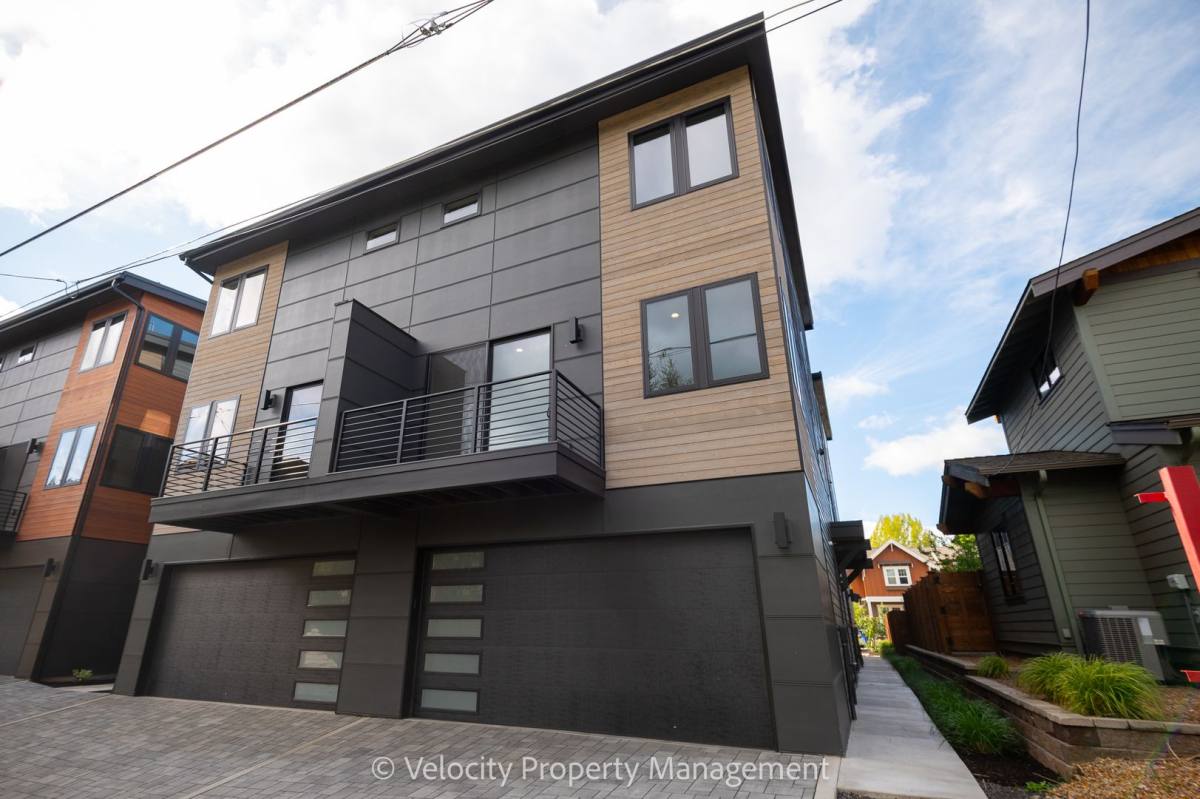 Townhouse for rent at 26 NW McCann Ave, Bend, OR 97703