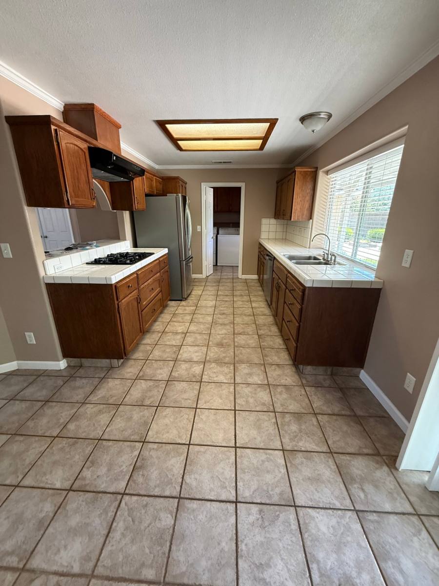 House for rent at 38778 Goldenrod Lane, Oakhurst, CA 93644