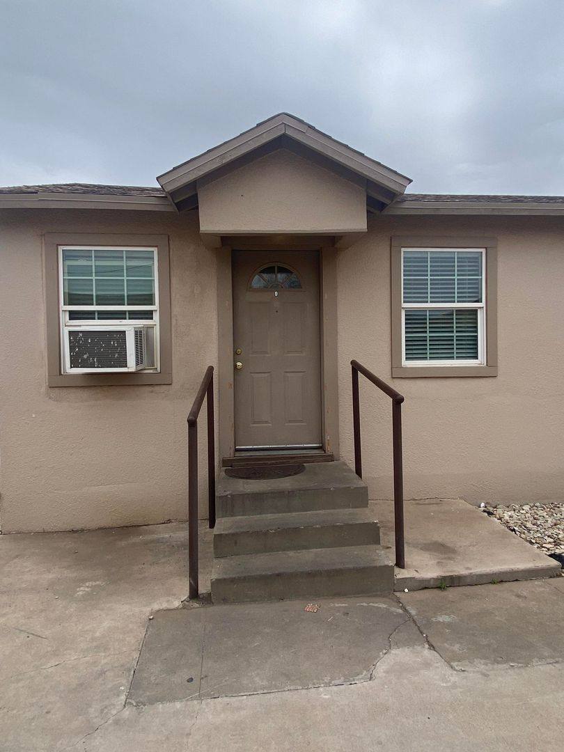 Apartment for rent at 2107 S Main, Big Spring, TX 79720