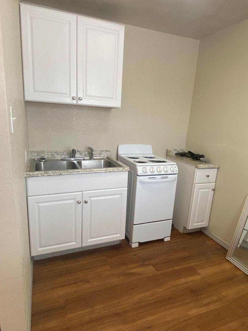 Apartment for rent at 2107 S Main, Big Spring, TX 79720