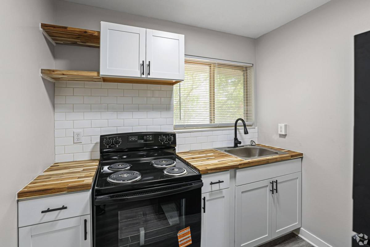 Apartment for rent at 8257 Memphis Ave, Cleveland, OH 44144