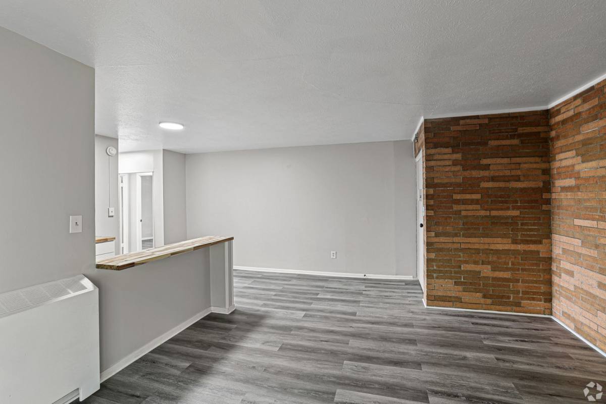 Apartment for rent at 8257 Memphis Ave, Cleveland, OH 44144