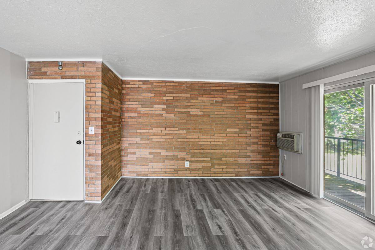 Apartment for rent at 8257 Memphis Ave, Cleveland, OH 44144