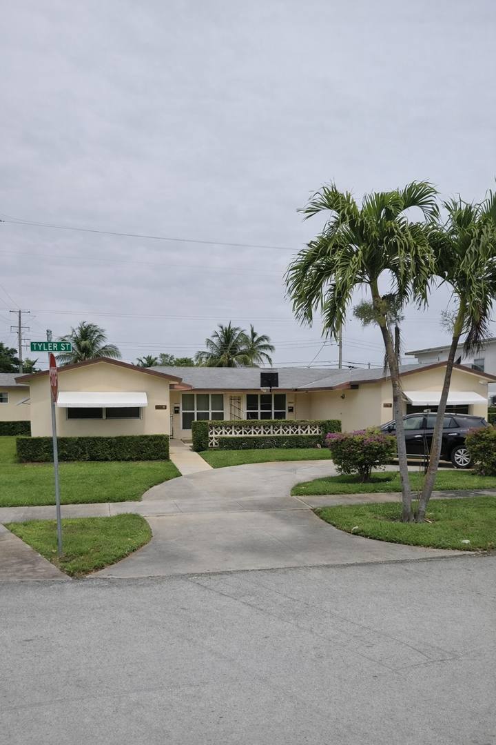 Apartment for rent at 3705 - 3711 Tyler St, Hollywood, FL 33021