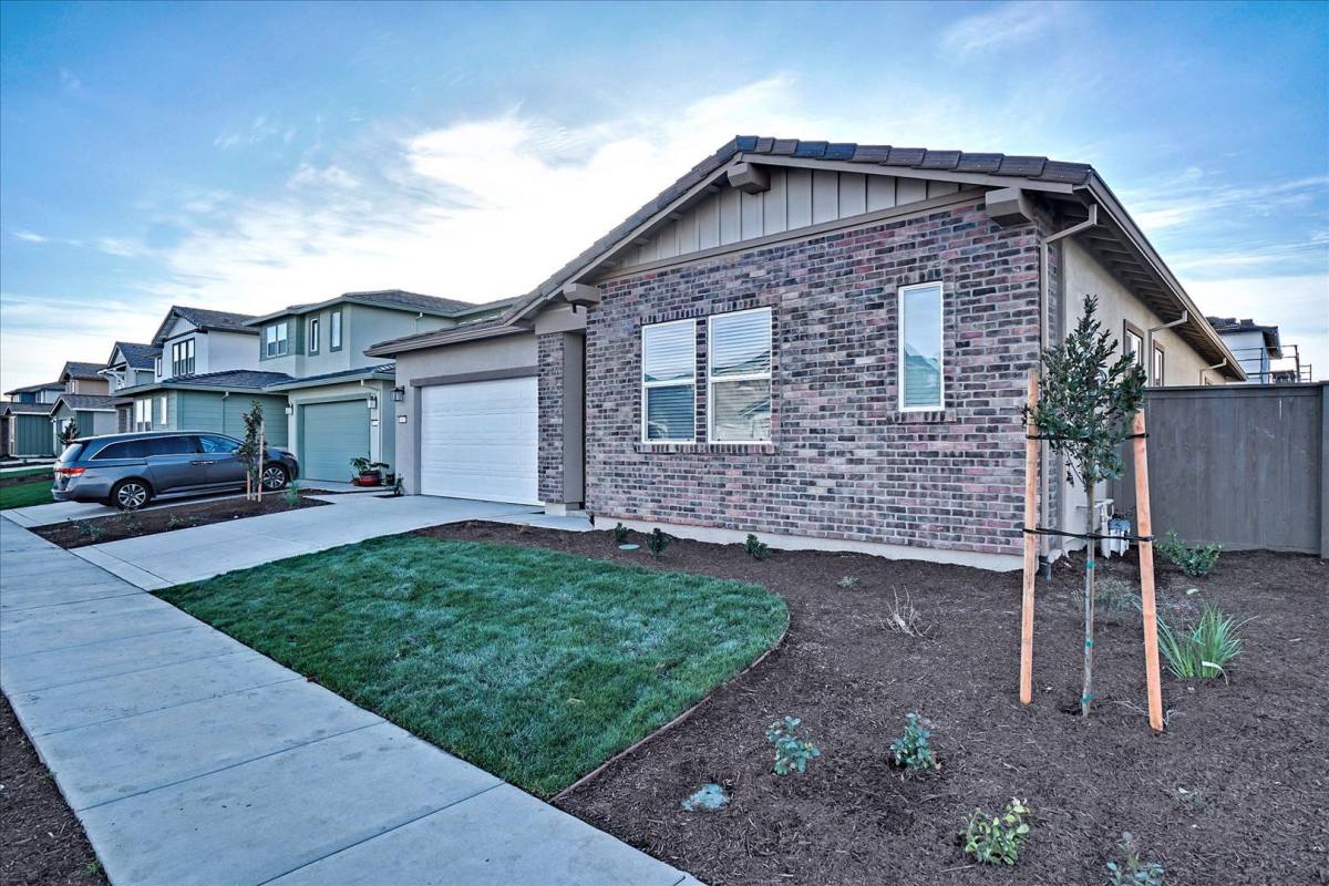 House for rent at 5937 Lakestone Dr, Sacramento, CA 95835