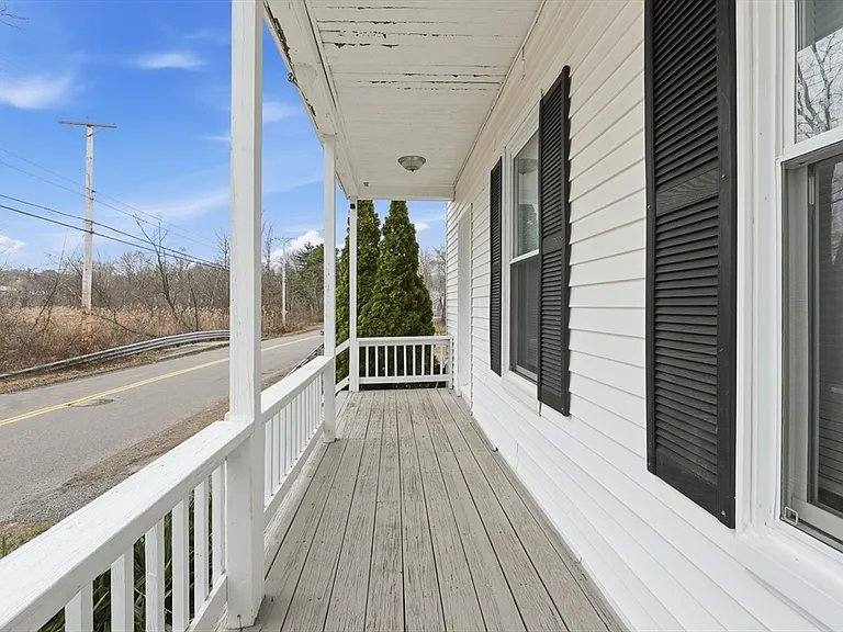 Apartment for rent at 25 E St #1, North Grafton, MA 01536