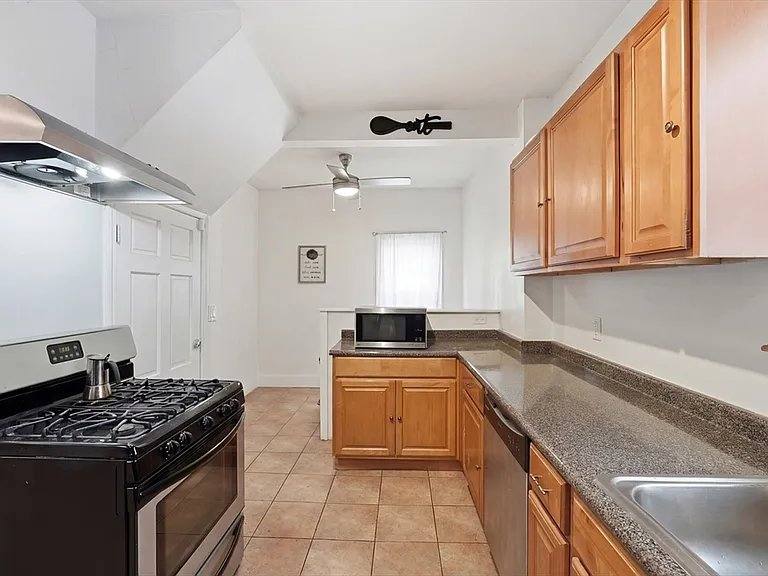 Apartment for rent at 25 E St #1, North Grafton, MA 01536