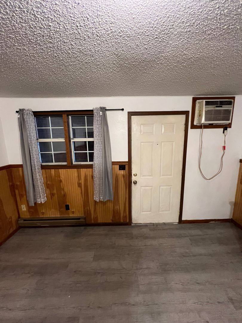 Apartment for rent at 321 W Walnut St, Bolivar, MO 65613