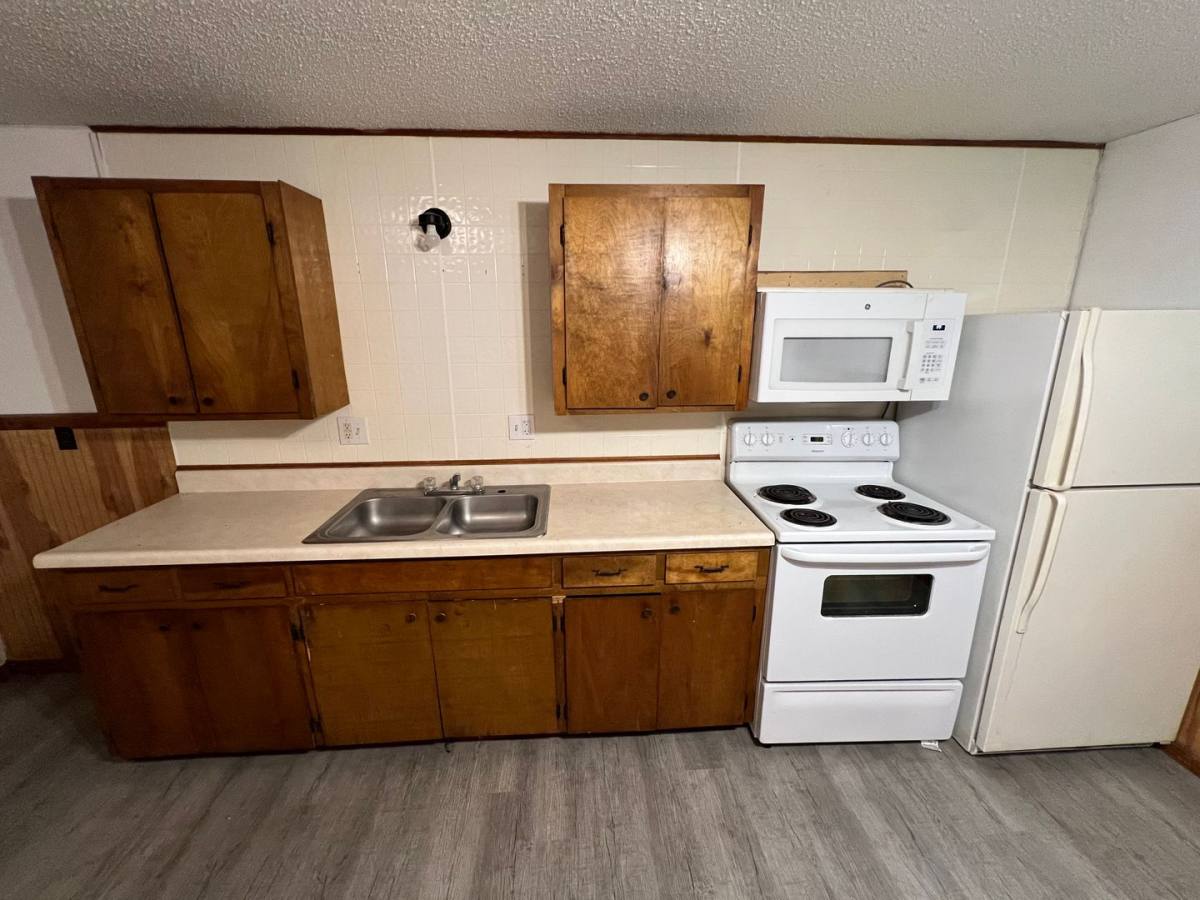 Apartment for rent at 321 W Walnut St, Bolivar, MO 65613