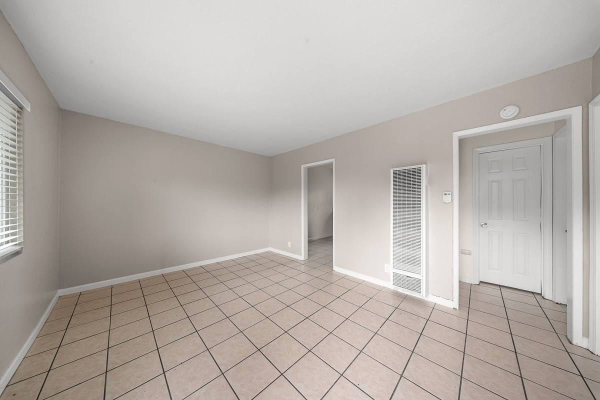Apartment for rent at 1370 Gaviota Ave, Long Beach, CA 90813