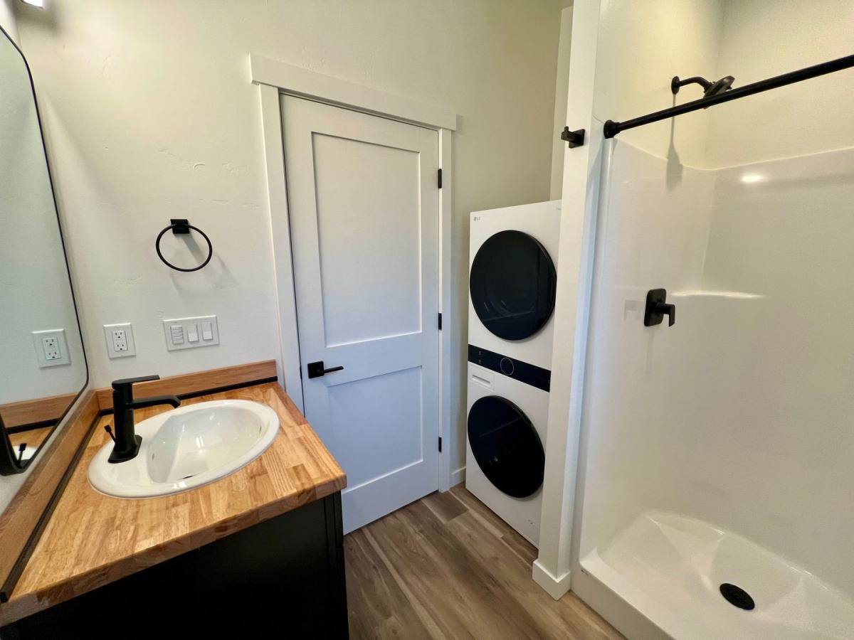 Apartment for rent at 2014, 2016, 2018 SW Reindeer Ave, Redmond, OR 97756