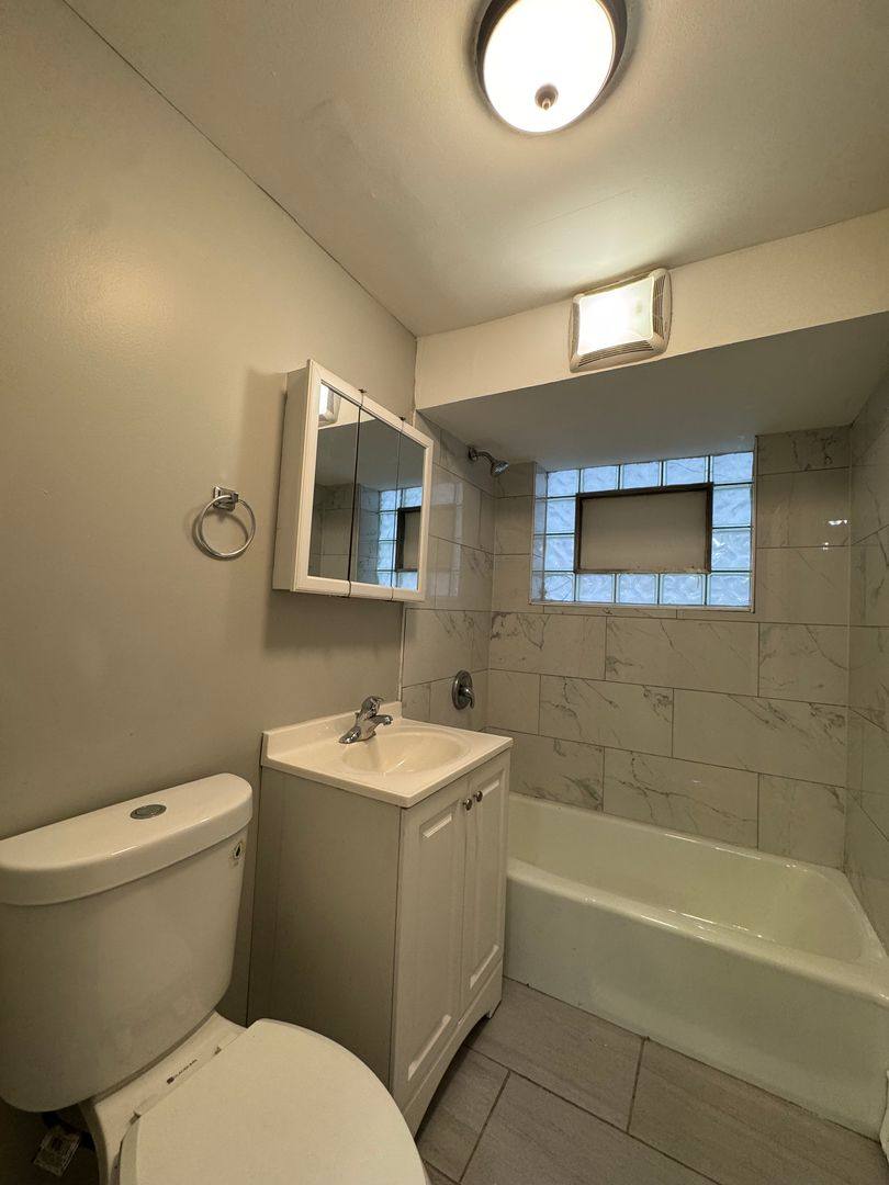 Apartment for rent at 620-628 Sibley Blvd, Calumet City, IL 60409