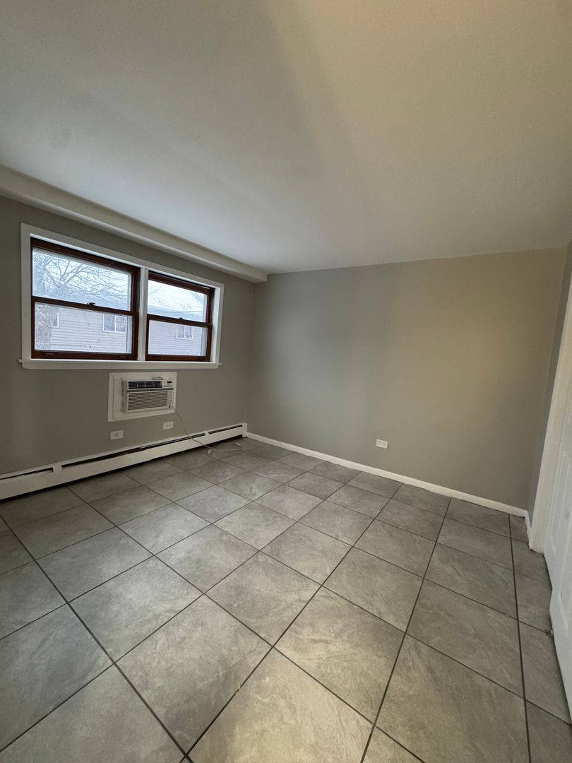 Apartment for rent at 620-628 Sibley Blvd, Calumet City, IL 60409