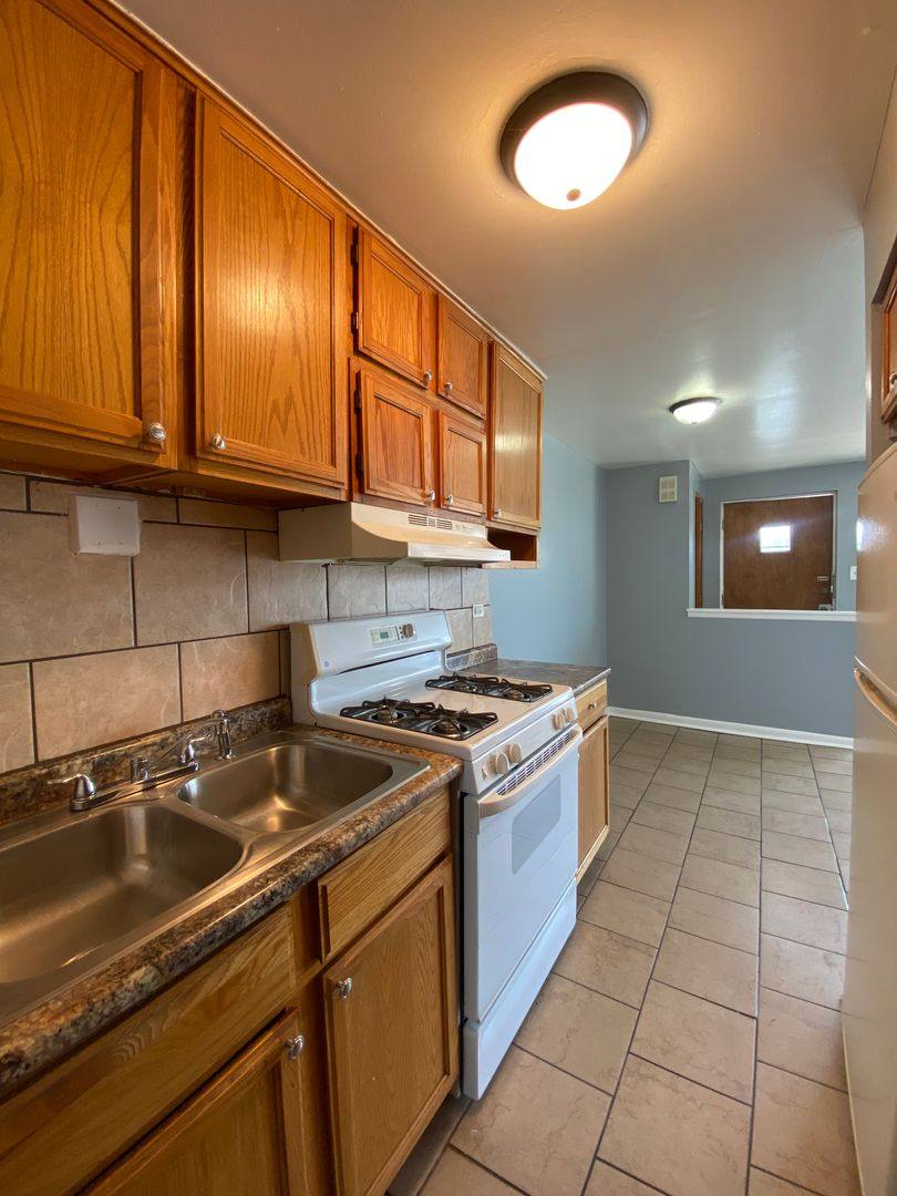 Apartment for rent at 620-628 Sibley Blvd, Calumet City, IL 60409