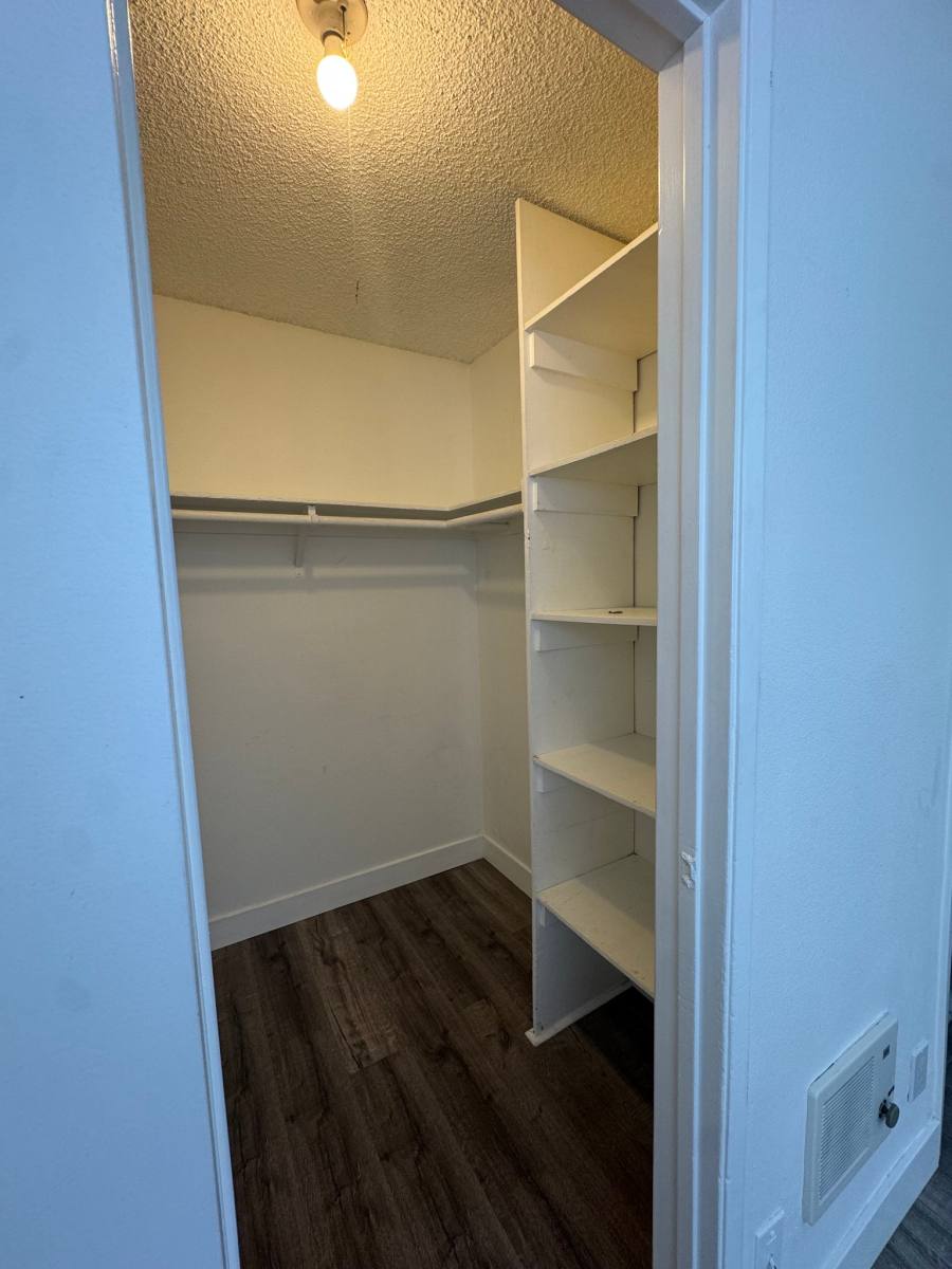 Apartment for rent at 14240 Burbank Blvd #205, Van Nuys, CA 91401