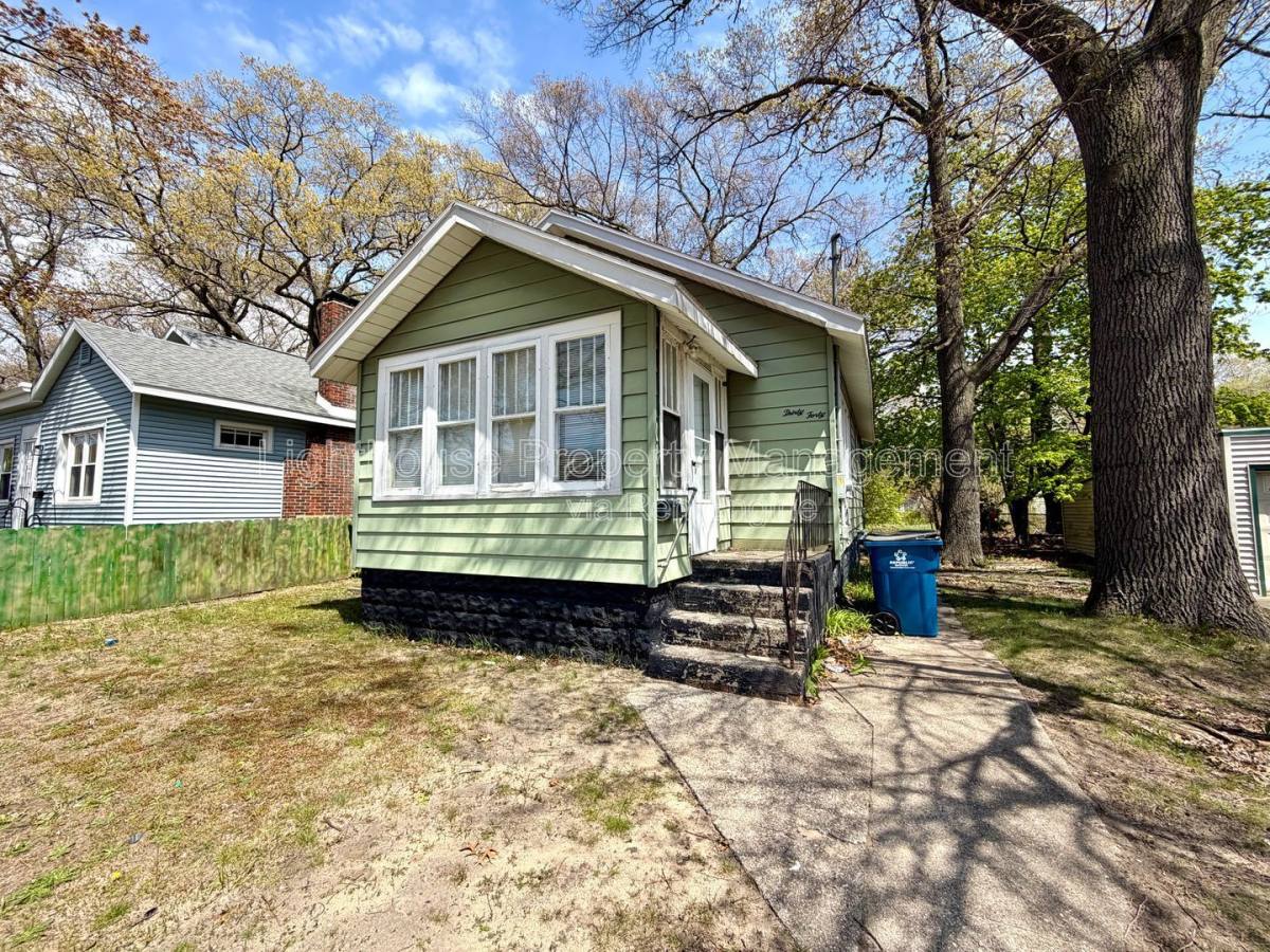 Apartment for rent at 3040 Temple St, Muskegon, MI 49444