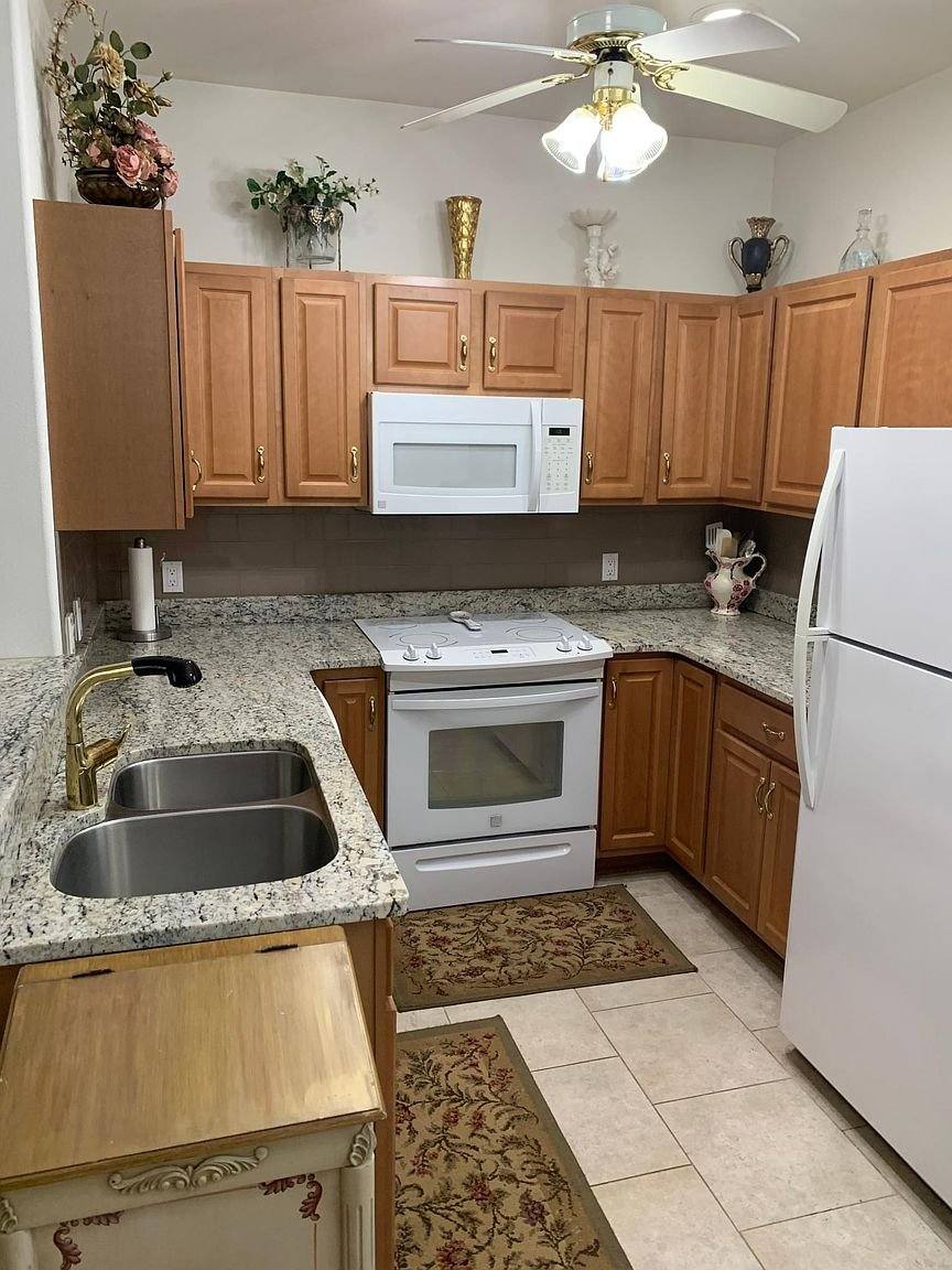 Apartment for rent at 411 W Intendencia St, Pensacola, FL 32502