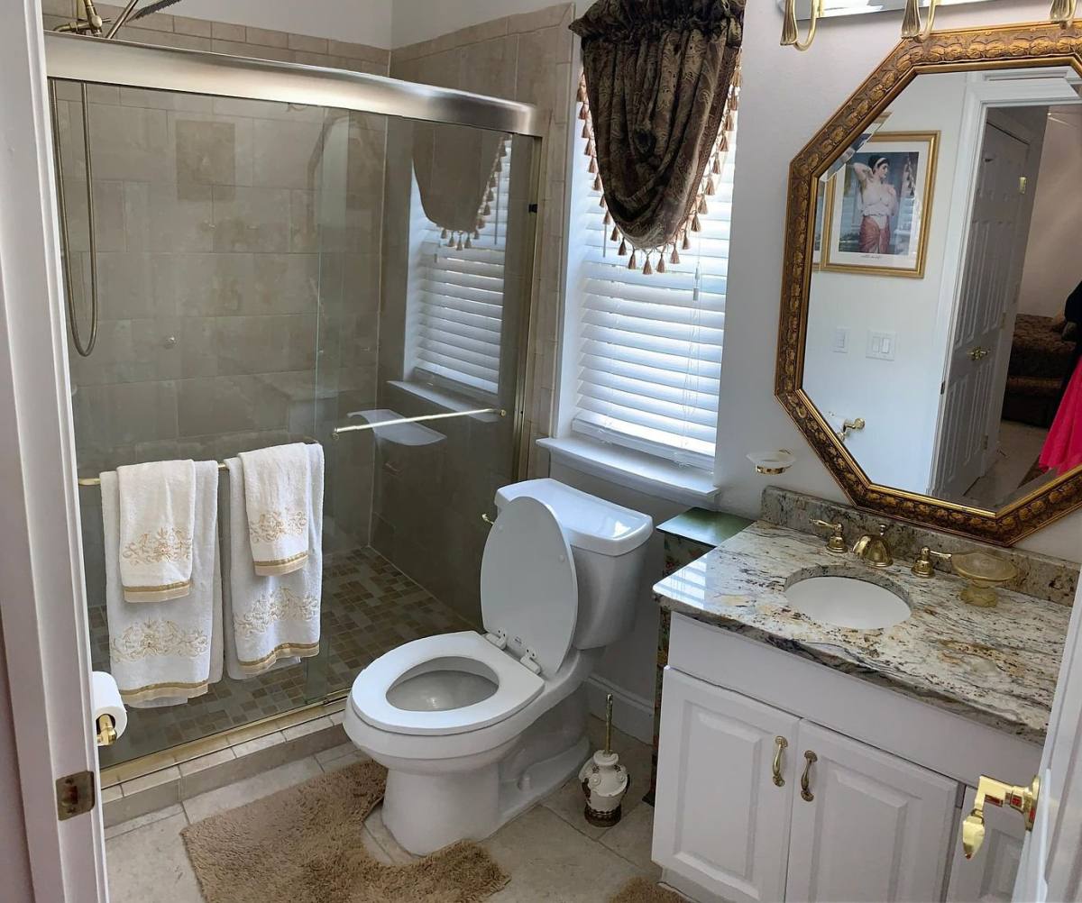 Apartment for rent at 411 W Intendencia St, Pensacola, FL 32502