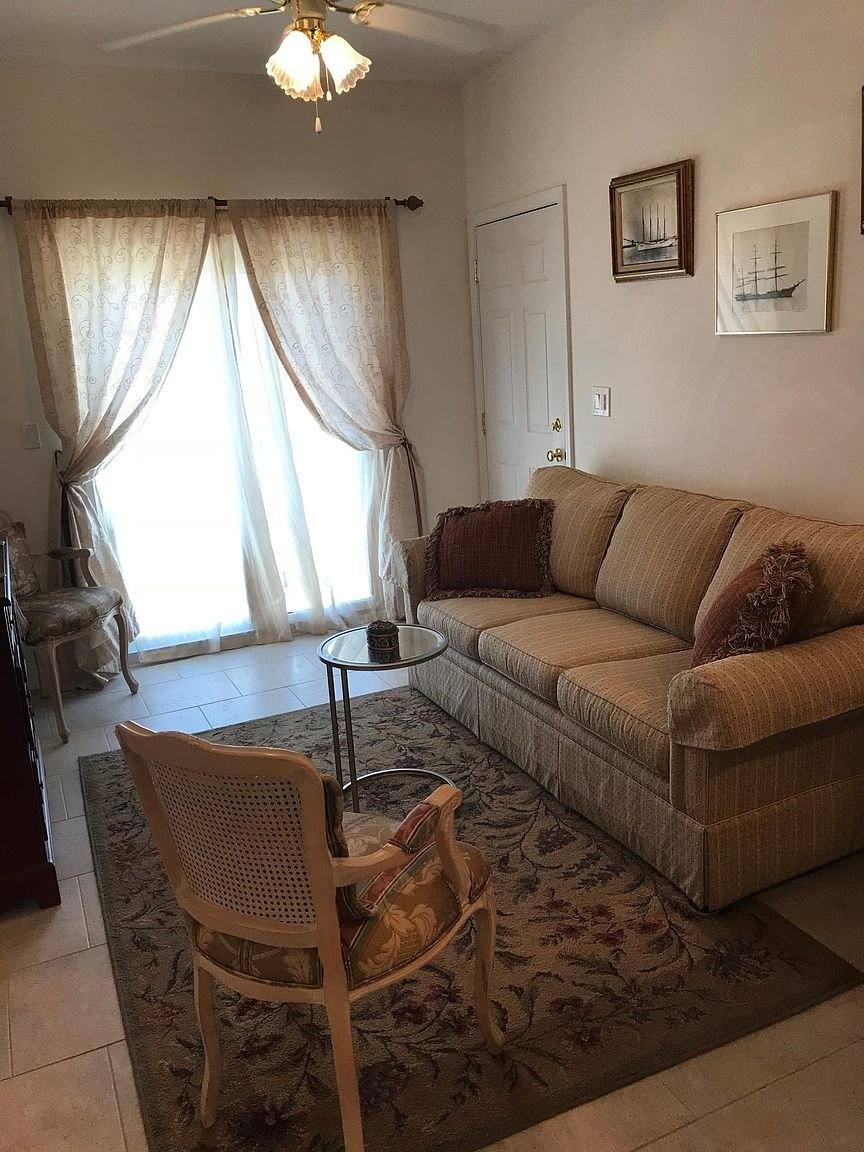 Apartment for rent at 411 W Intendencia St, Pensacola, FL 32502