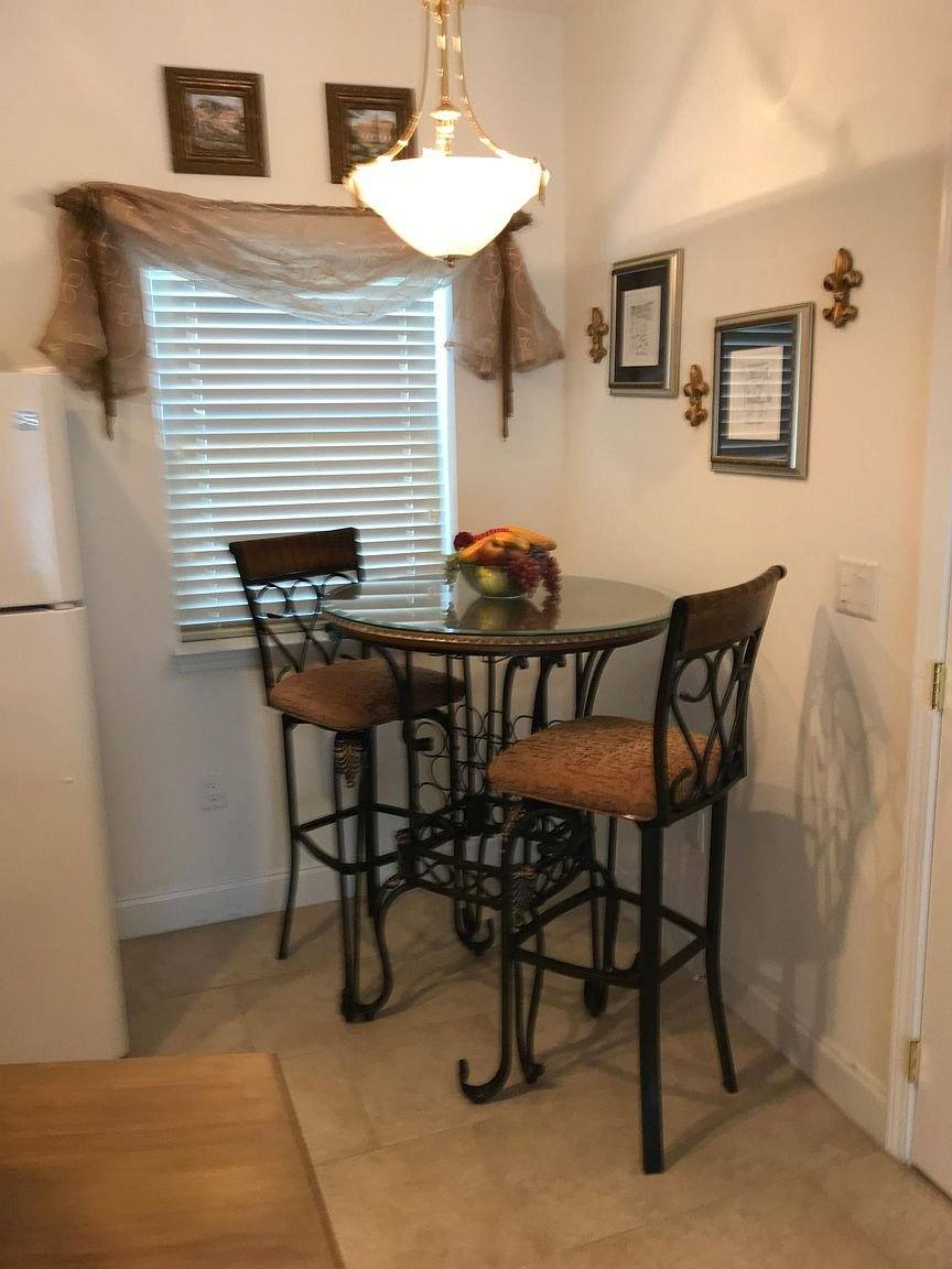 Apartment for rent at 411 W Intendencia St, Pensacola, FL 32502