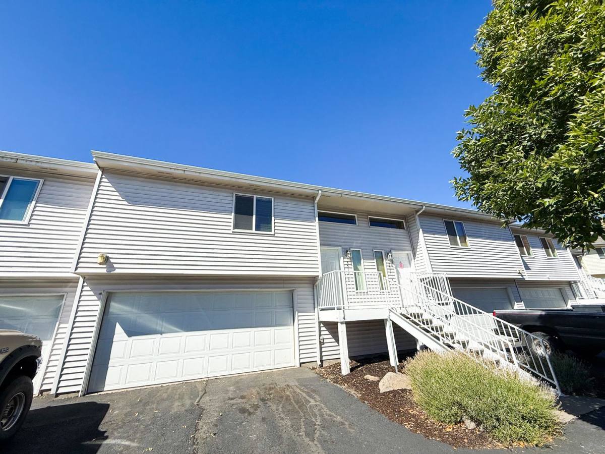 Apartment for rent at 5513-5515-5517-5519 N Hills Dr, Klamath Falls, OR 97603