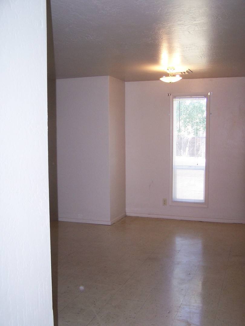Apartment for rent at 2405 SW 31st St, Redmond, OR 97756