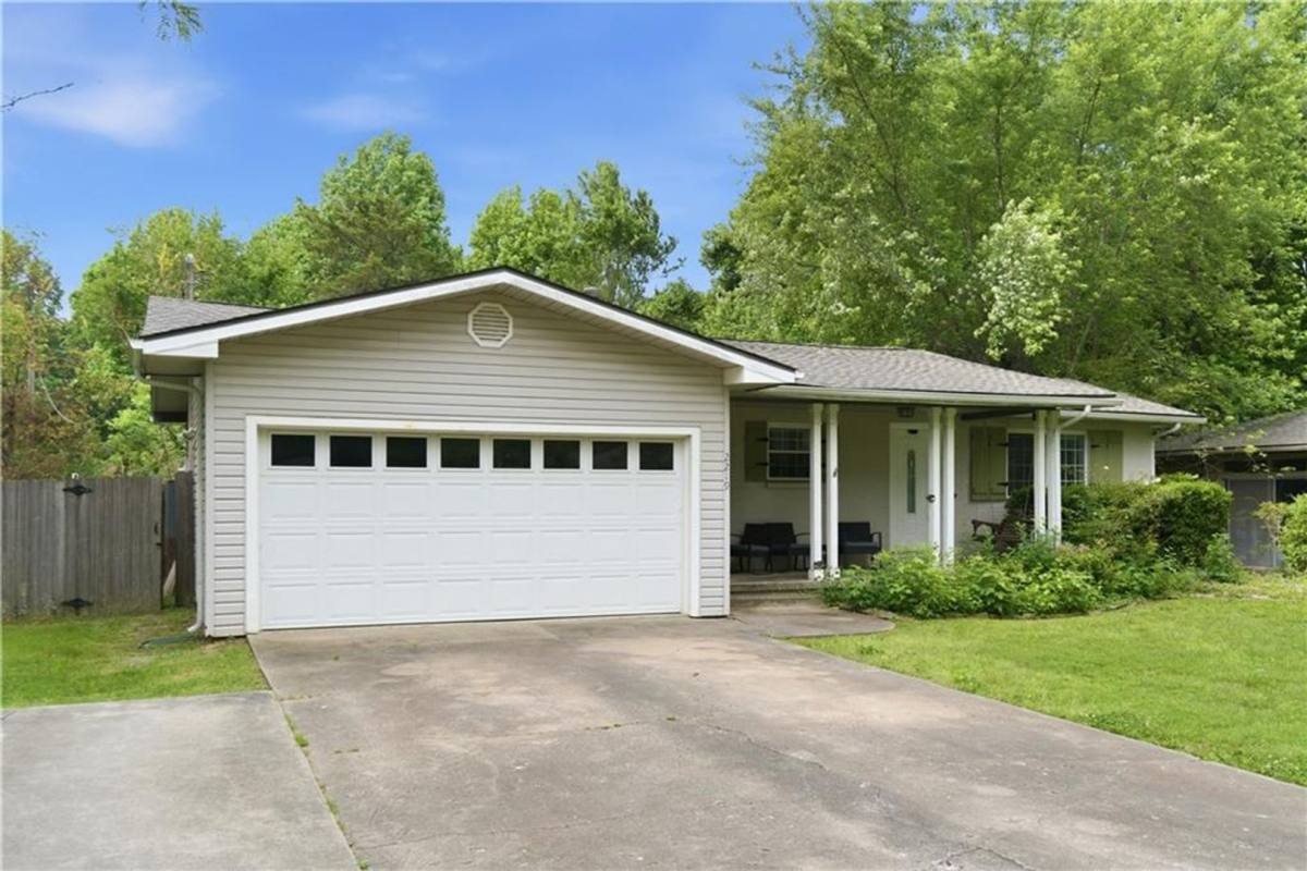 House for rent at 2219 W Ora Dr, Fayetteville, AR 72701