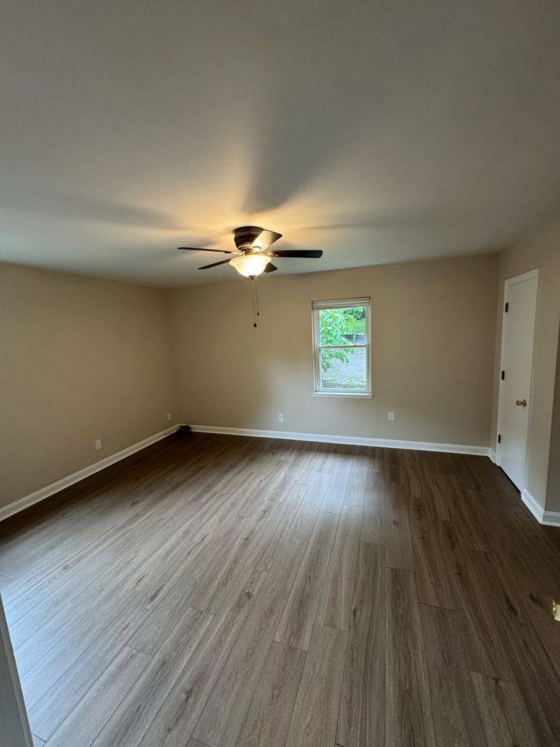 Apartment for rent at 2711 Brownsboro Rd, Louisville, KY 40206