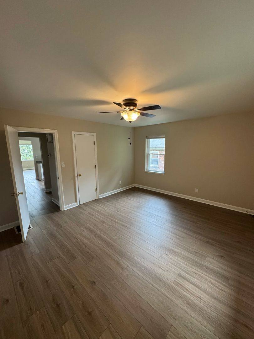 Apartment for rent at 2711 Brownsboro Rd, Louisville, KY 40206