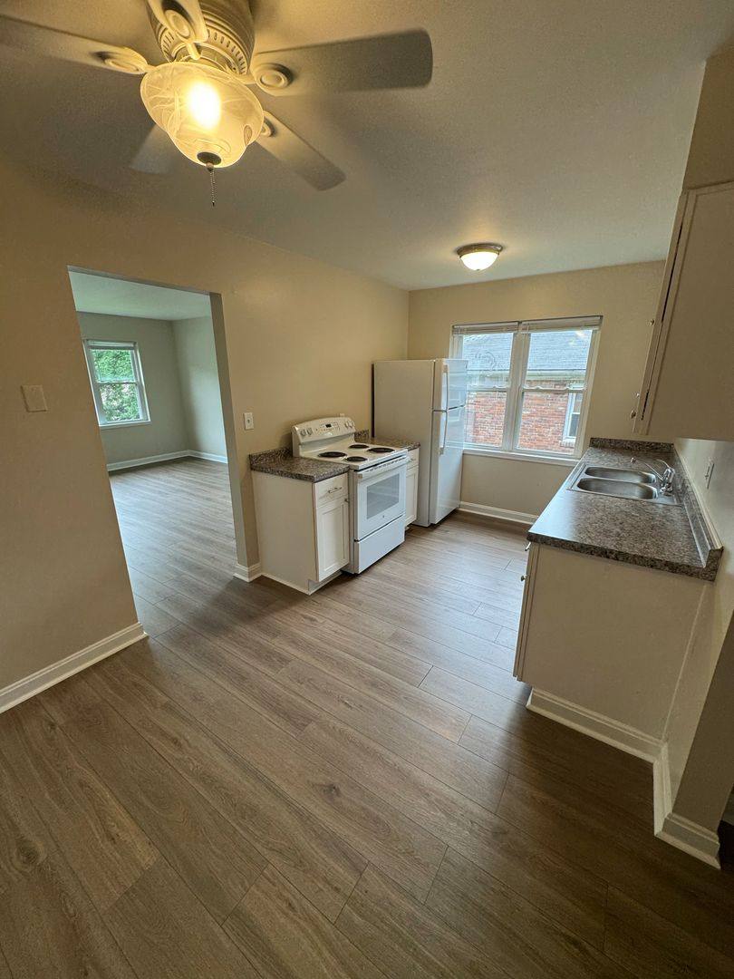 Apartment for rent at 2711 Brownsboro Rd, Louisville, KY 40206