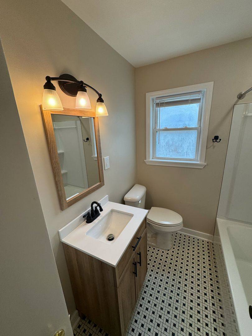 Apartment for rent at 2711 Brownsboro Rd, Louisville, KY 40206