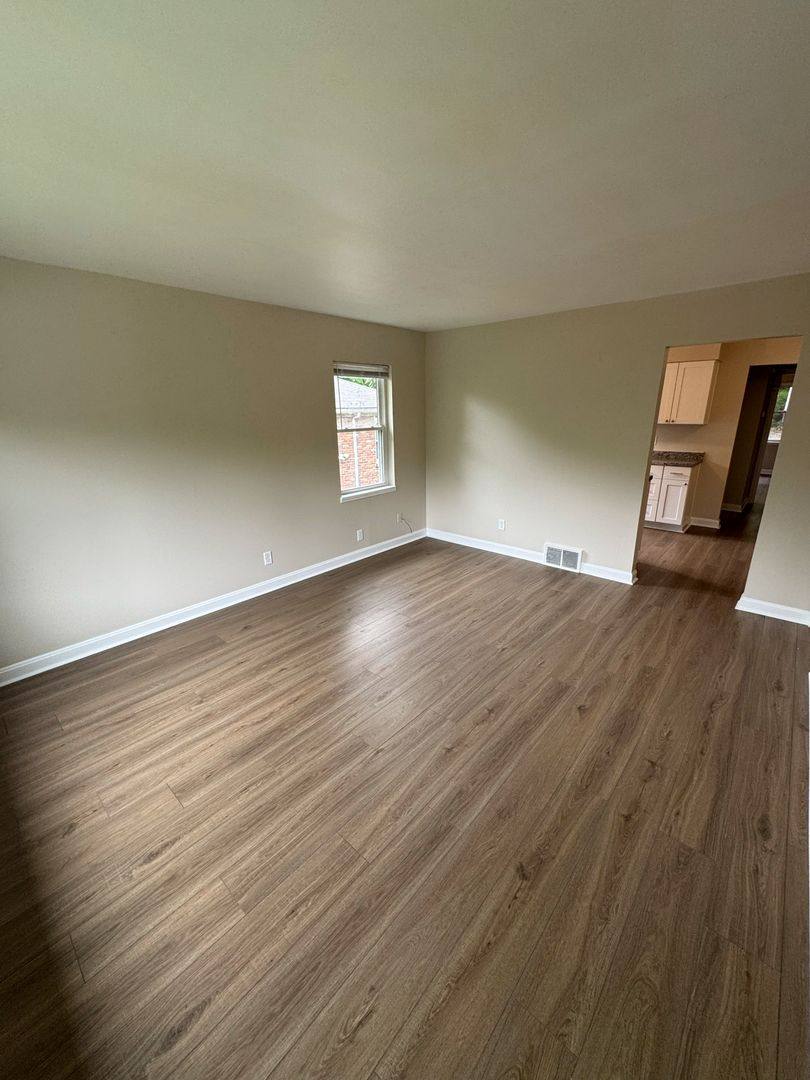 Apartment for rent at 2711 Brownsboro Rd, Louisville, KY 40206