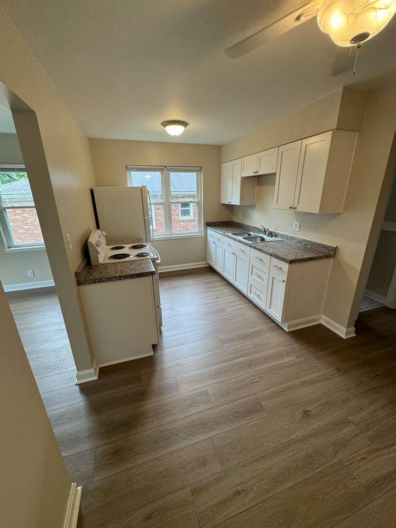 Apartment for rent at 2711 Brownsboro Rd, Louisville, KY 40206