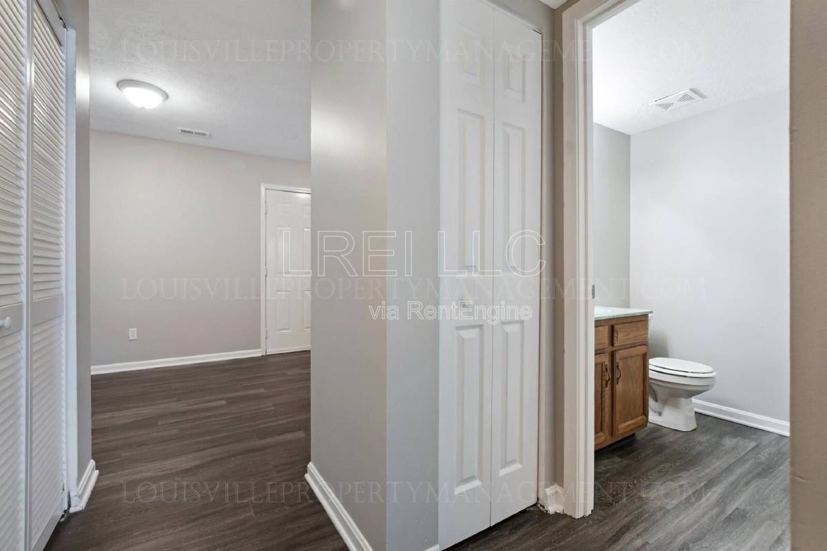 Apartment for rent at 184 Cannon Court #2, Louisville, KY 40229