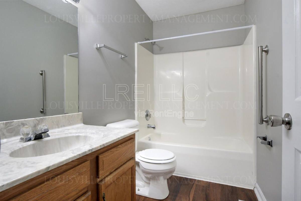 Apartment for rent at 184 Cannon Court #2, Louisville, KY 40229