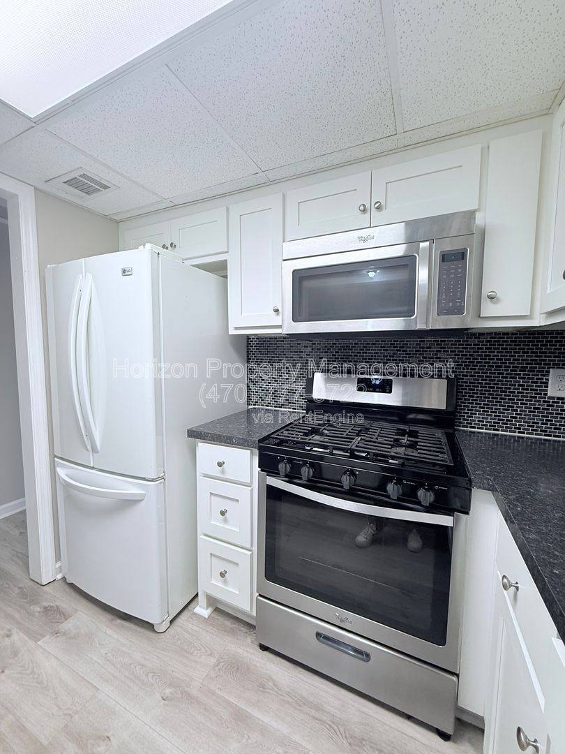 Apartment for rent at 3730 Old Flowery Branch Rd #I7, Oakwood, GA 30566