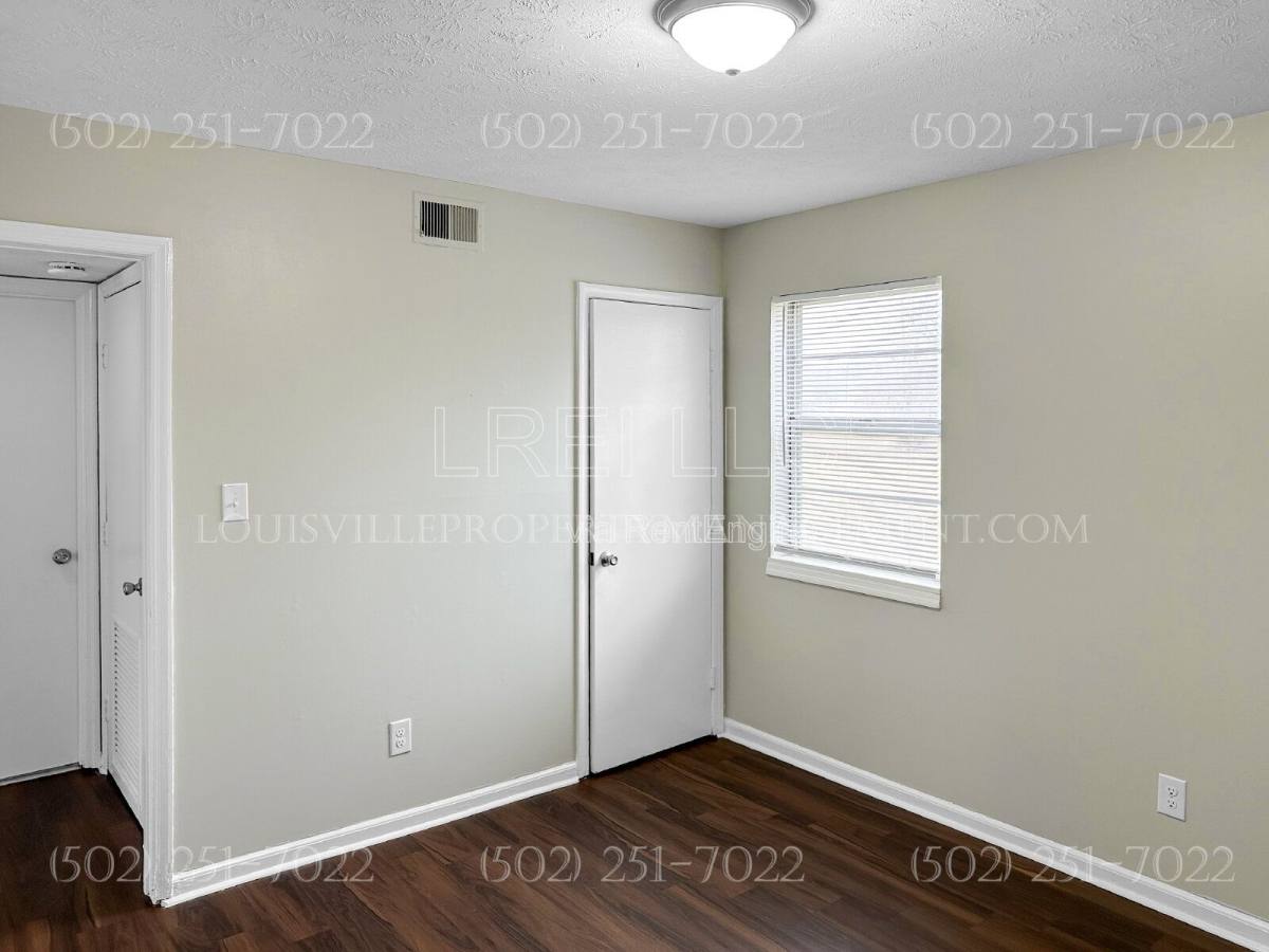 Apartment for rent at 160 W Blue Lick Rd #2, Shepherdsville, KY 40165