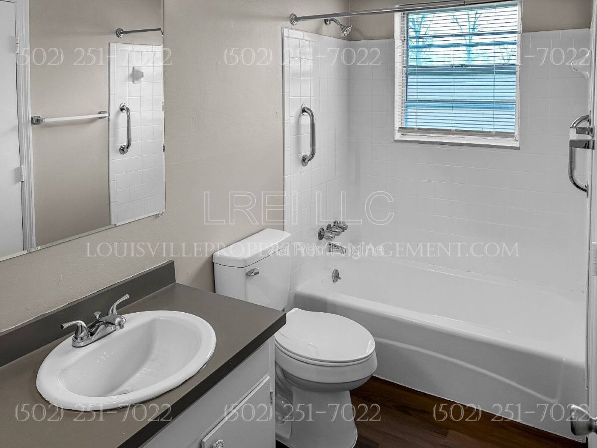 Apartment for rent at 160 W Blue Lick Rd #2, Shepherdsville, KY 40165