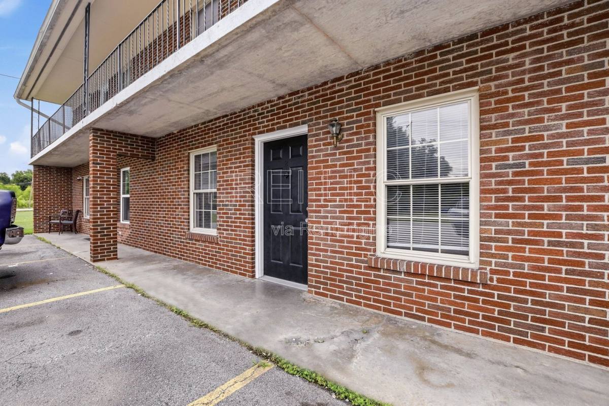 Apartment for rent at 160 W Blue Lick Rd #2, Shepherdsville, KY 40165