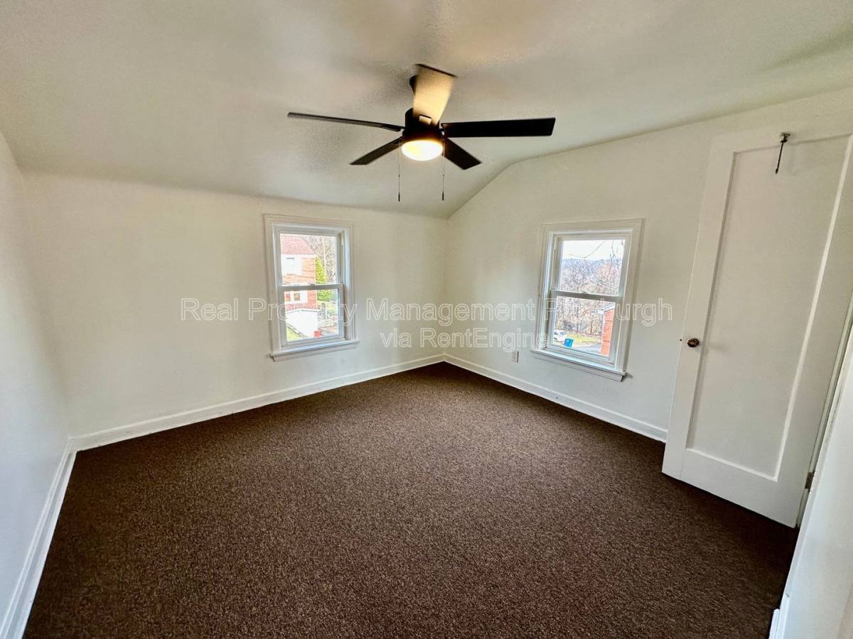 House for rent at 8612 Oakcrest Rd, Pittsburgh, PA 15235