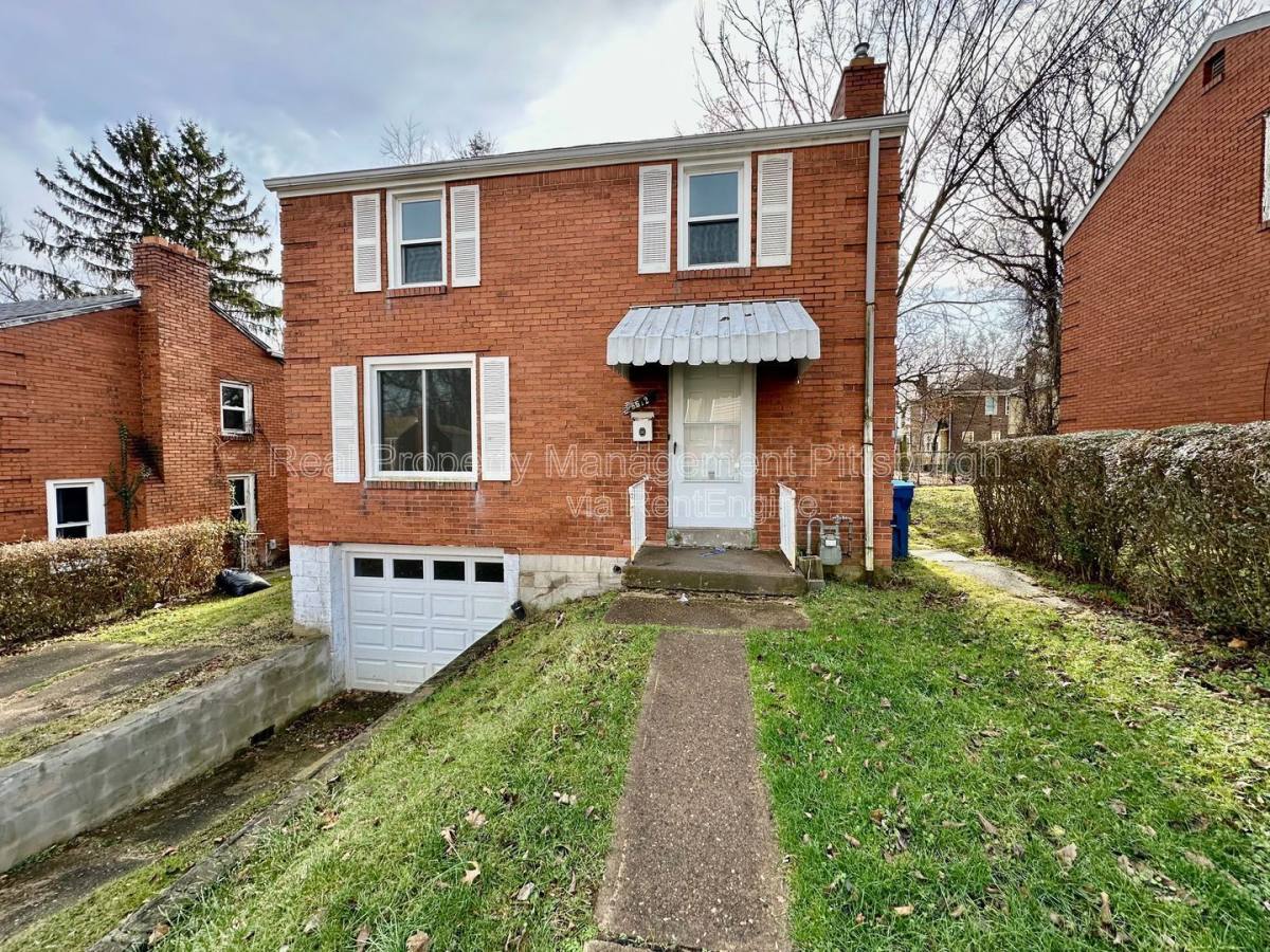 House for rent at 8612 Oakcrest Rd, Pittsburgh, PA 15235